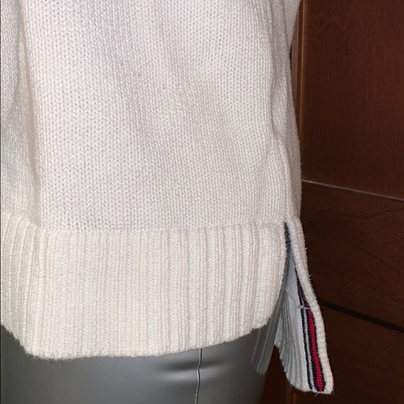 SALE!! Tommy Hilfiger flag sweater. 6 - Picture 3 of 8